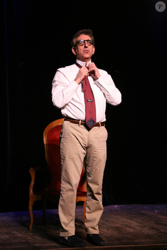 Julien Cafaro - Filage de la piece " Mots d'excuse " au theatre Michel a Paris le 16 janvier 2014, une piece de Patrice Romain adaptee et mise en secne par Marc Riviere.