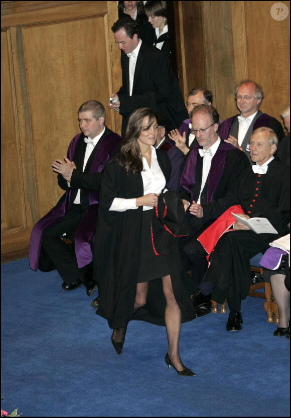 Kate Middleton lors de la remise de son diplôme universitaire à l'université St Andrews, en Ecosse, en 2005.