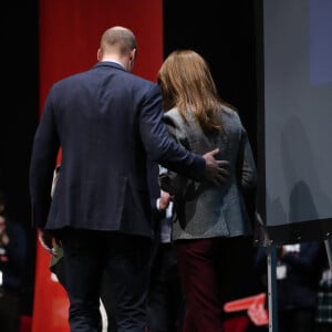 Le prince William, duc de Cambridge, et Kate Middleton, duchesse de Cambridge assistent au lancement du nouveau système de volontariat de l'association "Shout" au théâtre "Troubadour White City" à Londres, le 12 novembre 2019.