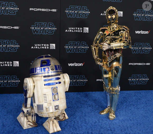 R2D2 et CP30 assistent à l'avant-première de Star Wars: The Rise Of Skywalker au El Capitan Theatre. Hollywood, Los Angeles, le 16 décembre 2019.