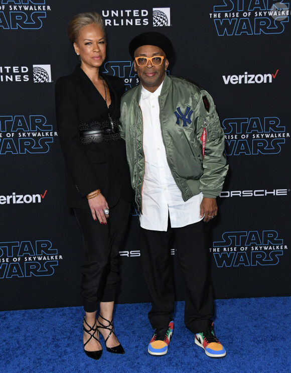 Spike Lee et son épouse Tonya assistent à l'avant-première de Star Wars: The Rise Of Skywalker au El Capitan Theatre. Hollywood, Los Angeles, le 16 décembre 2019.