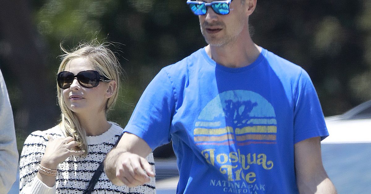 Sarah Lezito En Couple Avec Charlotte Exclusif - Sarah Michelle Gellar en balade avec son mari Freddie Prinze