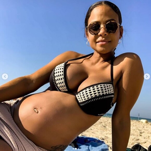 Christina Milian, enceinte de M. Pokora, pose en bikini sur Instagram le 4 novembre 2019. Elle se trouve à Tel Aviv, en Israël, avec sa fille Violet.