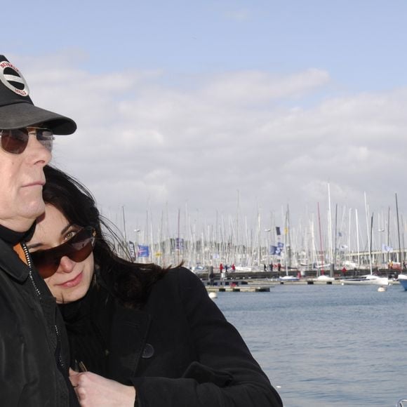 Archives - Alain Barrière et sa fille Guénaëlle au port de La Trinité-sur-Mer le 11 avril 2006. © Patrick Carpentier / Bestimage