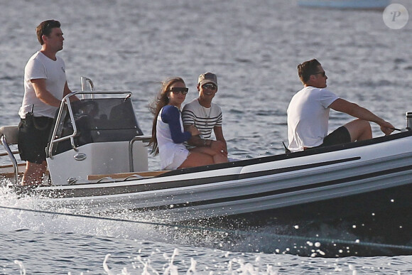 Marc Anthony et son ex-petite amie Chloe Green à la Barbade. Le 31 décembre 2013.