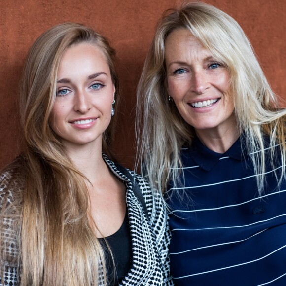 Estelle Lefebure et sa fille Emma Smet - People au village des Internationaux de Tennis de Roland Garros à Paris, le 6 juin 2018. © Cyril Moreau/Bestimage