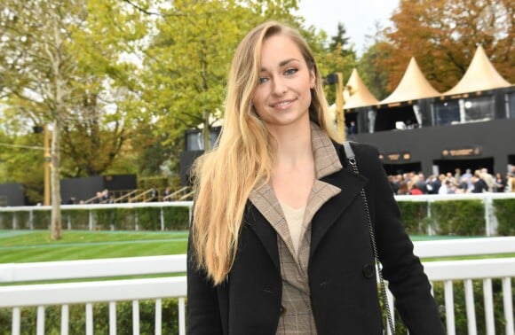 Emma Smet - People au Qatar Prix de l'Arc de Triomphe sur l'hippodrome de Longchamp à Paris le 6 octobre 2019. © Coadic Guirac.Bestimage