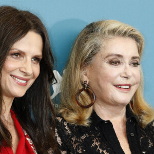 Juliette Binoche, Catherine Deneuve - Photocall du film "La vérité" lors du 76ème festival du film de Venise, la Mostra le 28 août 2019. © Future-Image via ZUMA Press / Bestimage