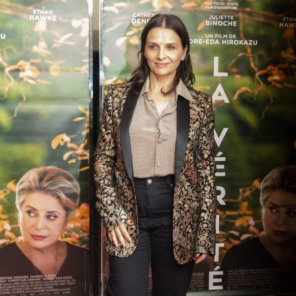 Juliette Binoche - Première du film "La Vérité" au cinéma UGC Les Halles à Paris le 17 décembre 2019. © Jack Tribeca/Bestimage