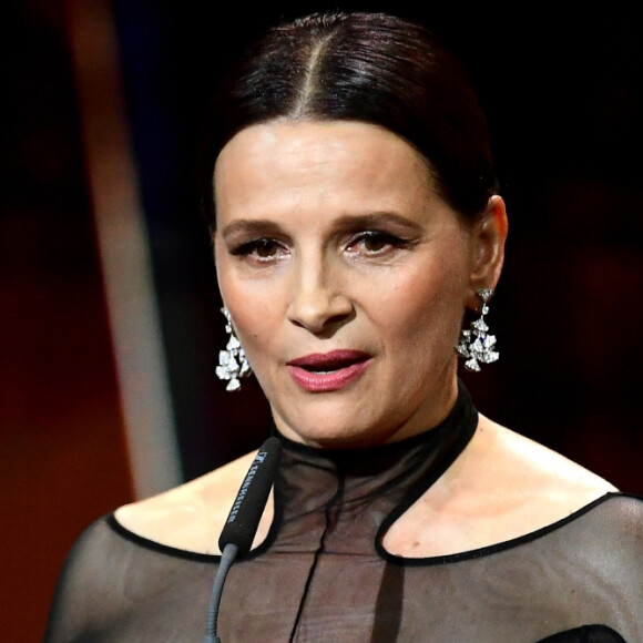 Juliette Binoche reçoit le prix European Achievement in World Cinema Award - European Film Awards 2019 à Berlin le 7 décembre 2019.