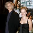 Santiago Amigorena  et Juliette Binoche à la première du film "Quelques jours en septembre", à Paris, le 4 septembre 2006.