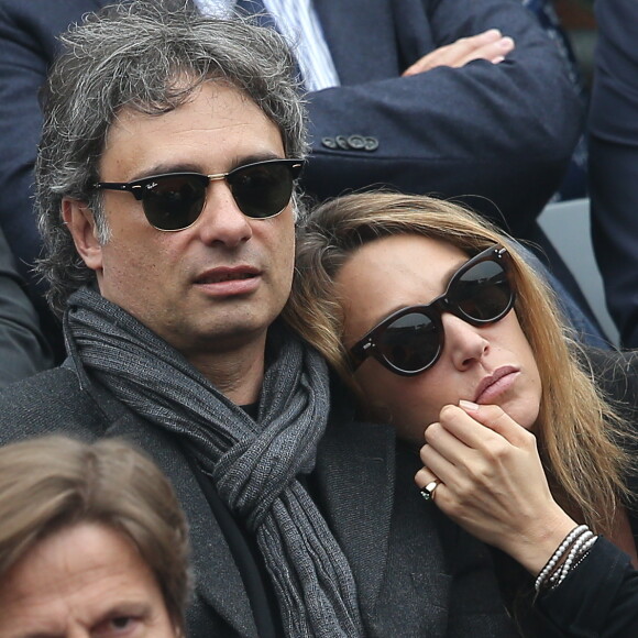 Laura Smet et son compagnon Raphaël - People dans les tribunes de la finale homme des internationaux de France de Roland-Garros à Paris le 5 juin 2016. © Moreau-Jacovides / Bestimage