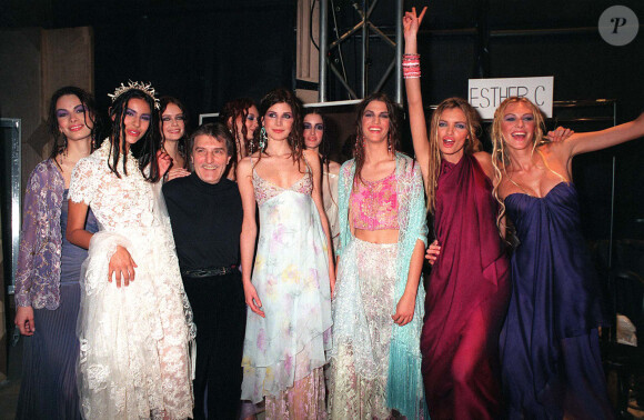 Emanuel Ungaro - Défilé de la collection haute-couture printemps-été 1999, à Paris, en janvier.
9 -