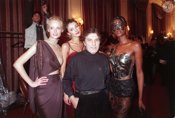 Emanuel Ungaro - Défilé collection haute-couture printemps-été, à Paris, en 1998