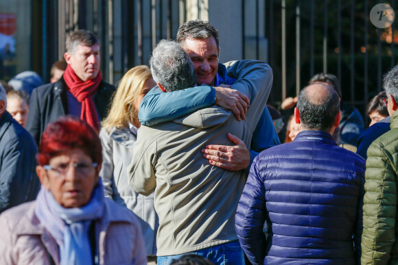 Inaki Urdangarin a pu passer Noël en famille, sorti de prison au bénéfice d'une permission de quatre jours. Le 25 décembre 2019, il est allé assister à la messe de Noël à Vitoria, au Pays basque, en compagnie de sa femme l'infante Cristina d'Espagne, sa mère Claire Liebaert, et ses enfants Juan Valentin, Pablo Nicolas, Miguel et Irene.