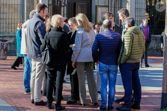 Inaki Urdangarin a pu passer Noël en famille, sorti de prison au bénéfice d'une permission de quatre jours. Le 25 décembre 2019, il est allé assister à la messe de Noël à Vitoria, au Pays basque, en compagnie de sa femme l'infante Cristina d'Espagne, sa mère Claire Liebaert, et ses enfants Juan Valentin, Pablo Nicolas, Miguel et Irene.