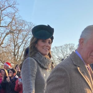 Le prince Charles, prince de Galles et Kate Middleton, duchesse de Cambridge assistent à la messe de Noël en l'église Sainte-Marie-Madeleine à Sandringham au Royaume-Uni, le 25 décembre 2019.