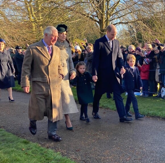 Le prince Charles, prince de Galles, Kate Middleton, duchesse de Cambridge, la princesse Charlotte, le prince William, duc de Cambridge et le prince George assistent à la messe de Noël en l'église Sainte-Marie-Madeleine à Sandringham au Royaume-Uni, le 25 décembre 2019.