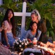 Liliane Jossua, Laeticia Hallyday et ses filles Jade et Joy - Pour le deuxième anniversaire de la mort de Johnny, Laeticia Hallyday et ses filles Jade et Joy se recueillent sur sa tombe au cimetière de Lorient à Saint-Barthélémy le 5 décembre 2019.