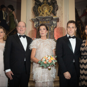 Camille Gottlieb, le prince Albert II de Monaco, la princesse Caroline de Hanovre, Louis Ducruet et sa femme Marie Ducruet - Photocall de la soirée Secret Games 2019 au Casino de Monte-Carlo à Monaco, le 5 octobre 2019. © Olivier Huitel / Pool Monaco / Bestimage