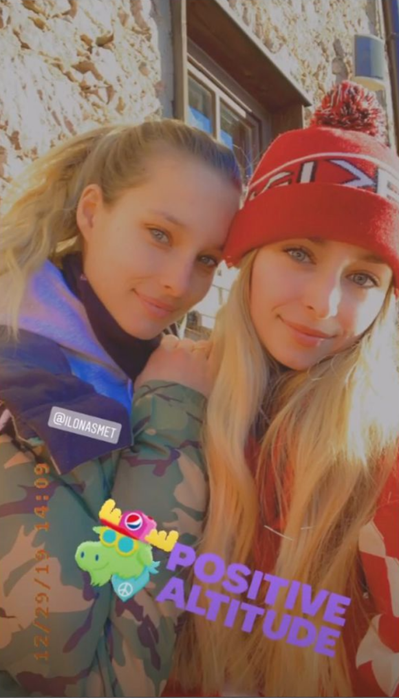 Emma et Ilona Smet sur Instagram. Vacances à Courchevel, le dimanche 29 décembre 2019.