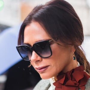 Victoria Beckham arrive à Gare du Nord pour sa master class au Vogue Festival, à Paris le 15 novembre 2019.