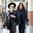Exclusif - Ozzy Osbourne et sa fille Kelly Osbourne font du shopping à Beverly Hills, le 15 octobre 2016