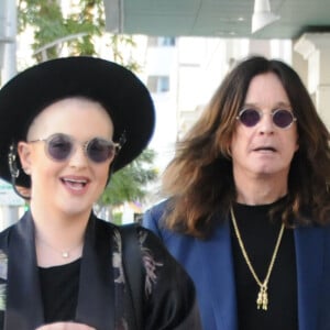 Exclusif - Ozzy Osbourne et sa fille Kelly Osbourne font du shopping à Beverly Hills, le 15 octobre 2016