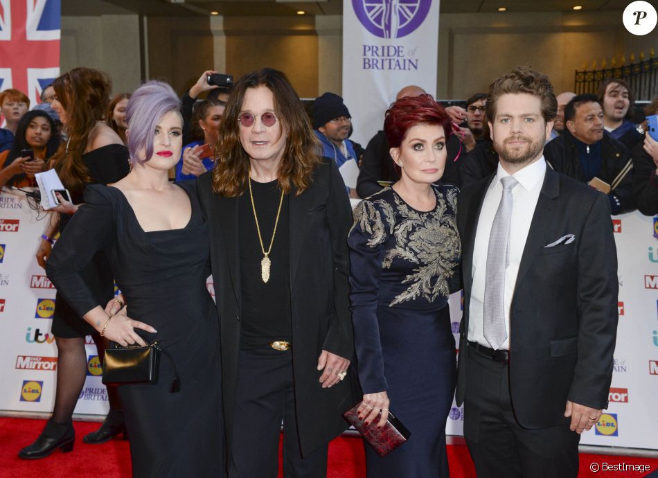 Kelly Osbourne, Ozzy Osbourne, Sharon Osbourne et Jack Osbourne à la soirée &quot;Pride of Britain Awards&quot; à Londres le 28 septembre 2015.