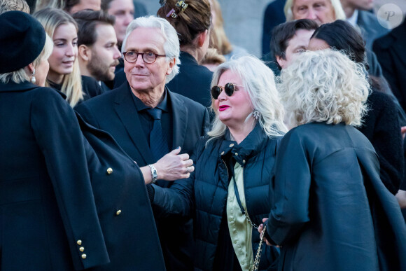 Olav Bjørshol et Marianne Behn, les parents du défunt, lors des obsèques d'Ari Behn, le 3 janvier 2020. Ecrivain, artiste visuel et ex-époux de la princesse Märtha Louise de Norvège, mère de leurs trois filles, Ari Behn s'est donné la mort au moment de Noël.