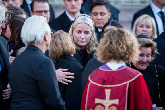 La princesse Mette-Marit de Norvège lors des obsèques d'Ari Behn, le 3 janvier 2020. Ecrivain, artiste visuel et ex-époux de la princesse Märtha Louise de Norvège, mère de leurs trois filles, Ari Behn s'est donné la mort au moment de Noël.