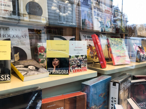 Illustration du livre autobiographique de Vanessa Springora "Le Consentement" aux éditions Grasset. L'autrice revient sur sa relation sous emprise, à 14 ans, avec l'écrivain Gabriel Matzneff.