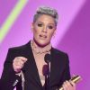 Pink s'engage à faire un don de 500 000 $ pour aider à combattre les incendies de forêt en Australie (janvier 2020).