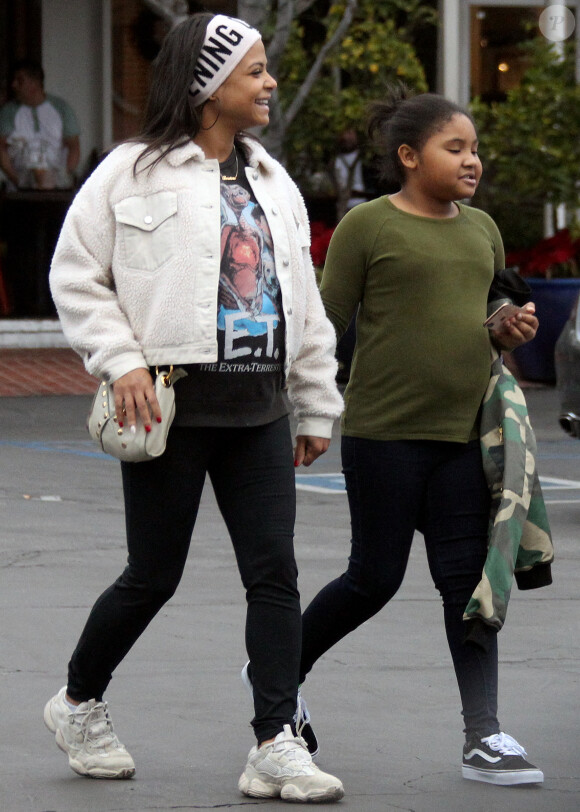 Christina Milian enceinte et sa fille Violet à West Hollywood. Los Angeles. Le 23 décembre 2019. @Splash News/ABACAPRESS.COM