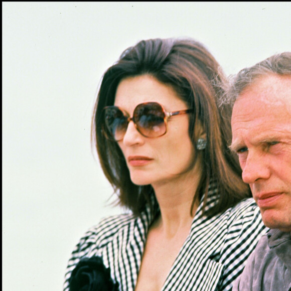 Jean-Louis Trintignant et Anouk Aimée présentent "Un homme et une femme, 20 ans déjà" au festival de Cannes en 1986