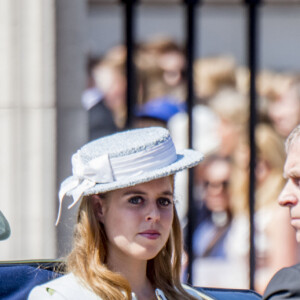 La princesse Eugenie d'York, la princesse Beatrice d'York et le prince Andrew, duc d'York - La famille royale d'Angleterre arrive au palais de Buckingham pour assister à la parade "Trooping The Colour" à Londres le 17 juin 2017.