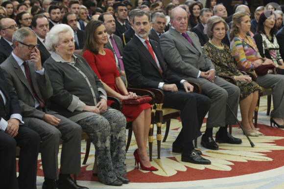 L'infante Pilar de Bourbon, la reine Letizia et le roi Felipe VI, le roi Juan Carlos et la reine Sofia d'Espagne - La famille royale d'Espagne lors de la cérémonie des "Sports National Awards" à Madrid. Le 10 janvier 2019