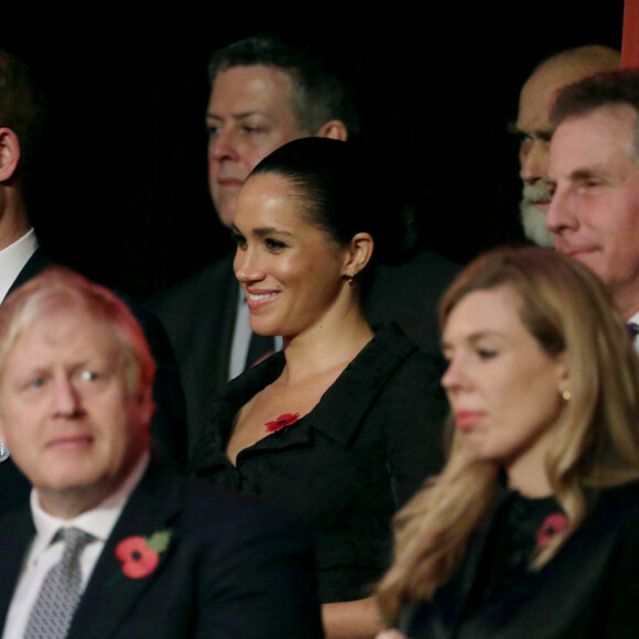 Le prince Harry, duc de Sussex, et Meghan Markle, duchesse de Sussex - La famille royale assiste au Royal British Legion Festival of Remembrance au Royal Albert Hall à Kensington, Londres, le 9 novembre 2019.