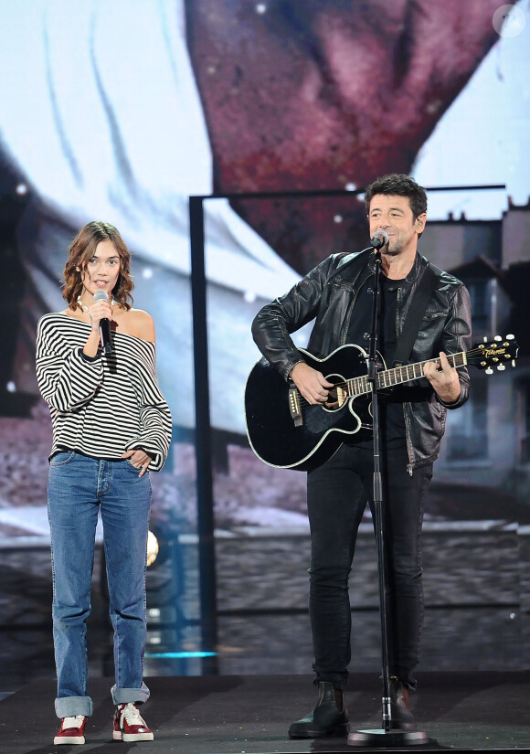 Exclusif - Elise Petit (petite fille de Richard Berry) et Patrick Bruel - Surprises - Enregistrement de l'émission "La Chanson secrète 4", qui sera diffusée le 4 janvier 2020 sur TF1, à Paris. Le 17 décembre 2019 © Gaffiot-Perusseau / Bestimage