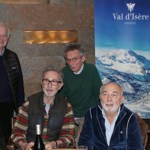 Bruno Moynot, Thierry Lhermitte, Gérard Jugnot, Marie-Anne Chazel et le réalisateur Patrice Leconte et le producteur Yves Rousset-Rouard - 40ème anniversaire des "Bronzés font du ski", avec la présence des acteurs et du réalisateur à Val d'Isère le 11 Janvier 2020. © Pascal Fayolle / Bestimage.