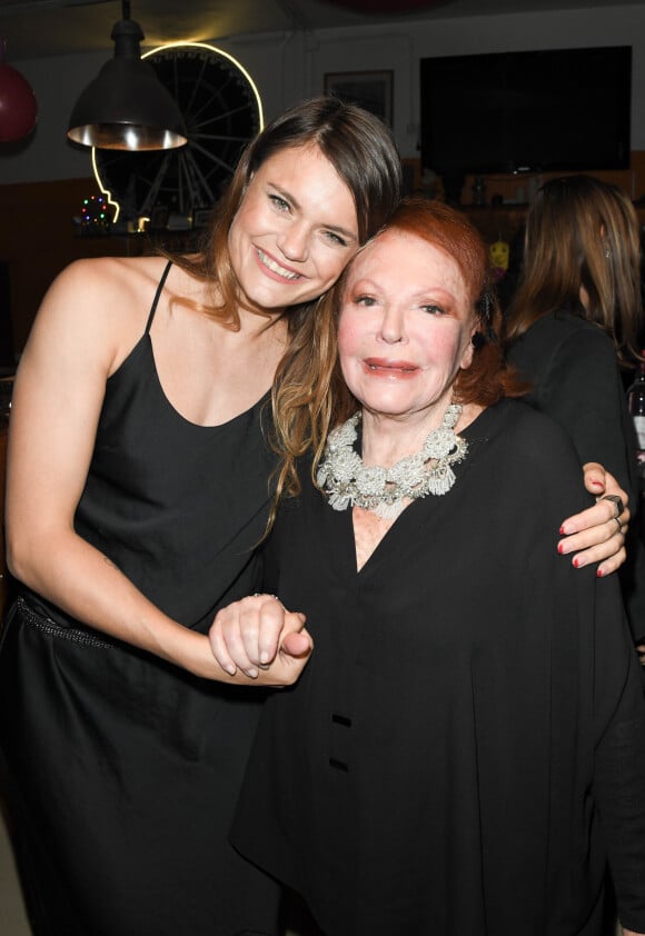 Exclusif - Olga Khokhlova (danseuse du Moulin Rouge) et Régine - Régine fête ses 90 ans à La Chope des Puces à Saint-Ouen. Le 10 Janvier 2020 © Guirec Coadic / Bestimage