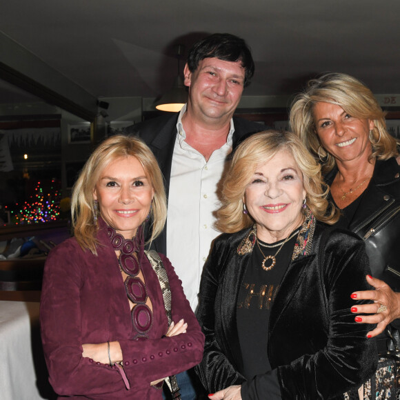 Exclusif - Axelle Marine, Stéphane Van Handenhoven ("Affaire Conclue") , Nicoletta et Caroline Margeridon - Régine fête ses 90 ans à La Chope des Puces à Saint-Ouen. Le 10 Janvier 2020 © Guirec Coadic / Bestimage
