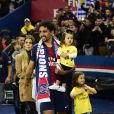 Marquinhos avec sa femme Carol Cabrino et leur fille Maria - Le PSG célèbre son titre de Champion de France 2019 au Parc ders Princes à Paris, le 18 mai 2019.