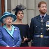 La reine Elisabeth II d'Angleterre, Meghan Markle, duchesse de Sussex (habillée en Dior Haute Couture par Maria Grazia Chiuri), le prince Harry, duc de Sussex - La famille royale d'Angleterre lors de la parade aérienne de la RAF pour le centième anniversaire au palais de Buckingham à Londres. Le 10 juillet 2018 10th July 2018.