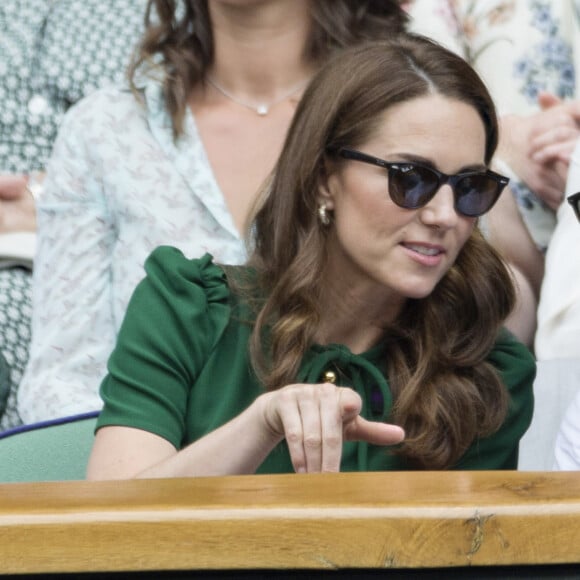 Catherine (Kate) Middleton, duchesse de Cambridge, Meghan Markle, duchesse de Sussex, et Pippa Middleton dans les tribunes lors de la finale femme de Wimbledon "Serena Williams - Simona Halep (2/6 - 2/6) à Londres, le 13 juillet 2019. © Ray Tang/London News Pictures via Zuma Press/Bestimage