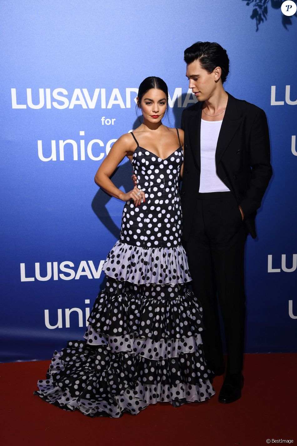Гала-ужин UNICEF x Luisaviaroma на Капри самые яркие гости и эпатажные наряды Гала-ужин UNICEF x Luisaviaroma на Капри: самые яркие гости и эпатажные наряды