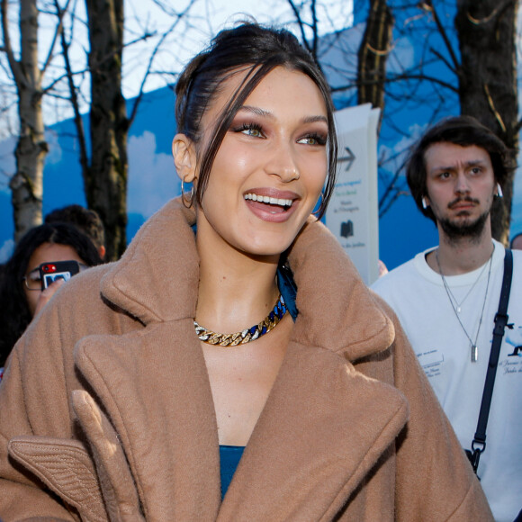 Bella Hadid - Sorties du défilé Louis Vuitton Homme automne-hiver 2020/2021 au Jardin des Tuileries à Paris, le 16 janvier 2020. © Veeren Ramsamy - Christophe Clovis / Bestimage