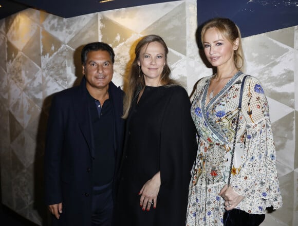 Natalia Sklenarikova et sa soeur Adriana Karembeu lors du photocall de la soirée de la grande finale du concours Top Model International au Lido à Paris, France, le 19 janvier 2020. © Marc Ausset-Lacroix/Bestimage