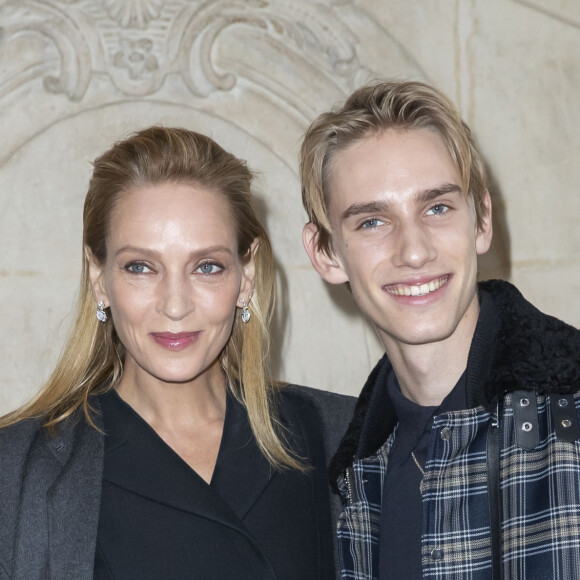 Uma Thurman et son fils Levon Roan Thurman-Hawke - People au défilé de mode Haute-Couture printemps-été 2020 "Dior" à Paris. Le 20 janvier 2020 © Olivier Borde / Bestimage