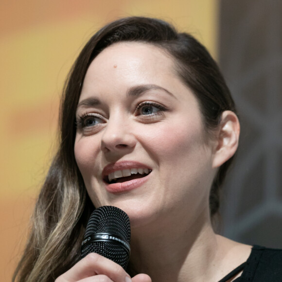Marion Cotillard participe aux "Conversations" avec Jean-Pierre Lavoignat lors de la 18ème édition du Festival International du Film de Marrakech (FIFM), le 30 novembre 2019. © Romuald Meigneux/Bestimage